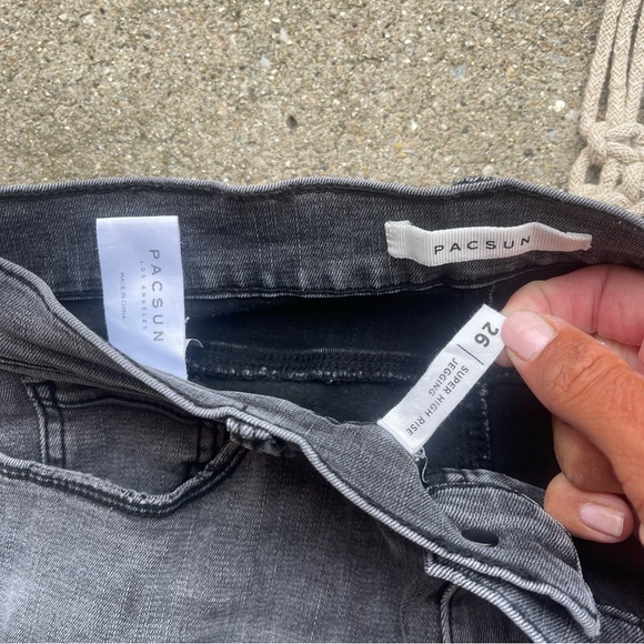 Pacsun Grey Distressed Jeans Size 26 - Super High Rise Jegging - Picture 4 of 6